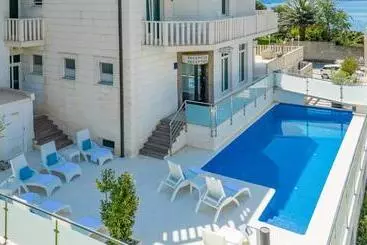 ホテル Riva Kaštela With Swimming Pool