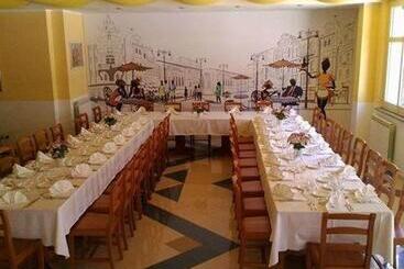 酒店 Aquamarine Residence