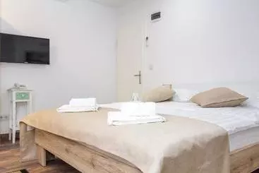 Majatalo Guesthouse Dubai