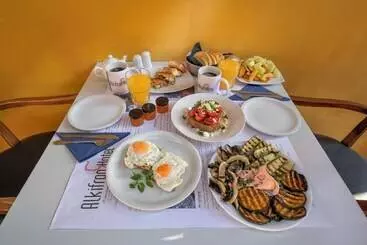 Aparthotel Alkifron