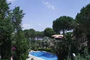 アパートメント Villa Laura Resort
