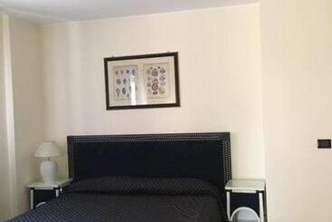 公寓 Baia Dei Delfini