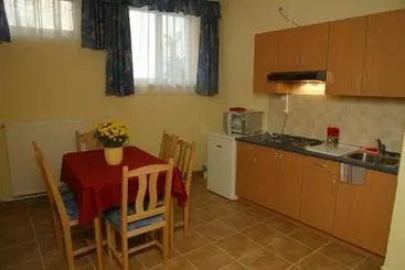 Hotel Aphrodite Apartments & Café