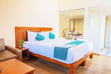 Hotel Shola Crown Resort, Munnar