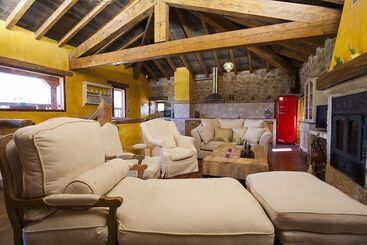 Hotell Rural La Torre De Bisjueces