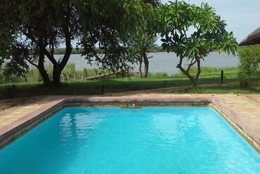 هتل The Big 5 Chobe Lodge