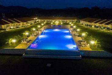 Bella Terra Laguna Azul Resort & Spa