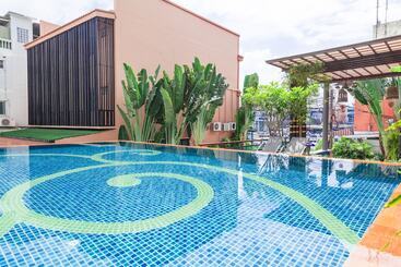 호텔 Ang Mor Lao Poshtel Adults Only Hostel