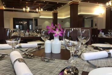 Nihara Resort And Spa Cochin