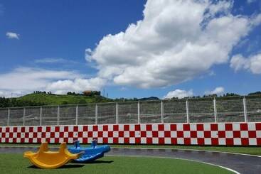 تختخواب و صبحانه Dou House