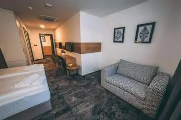 تختخواب و صبحانه Orange