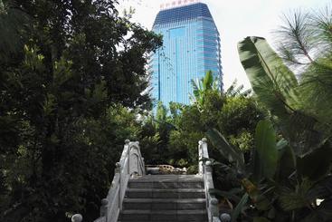 Hotel Chinese Yew Lake