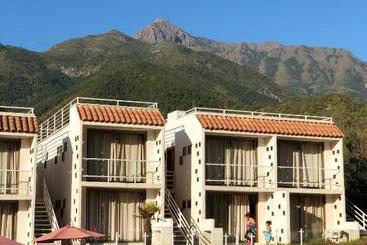 Отель Howard Johnson By Wyndham Olmue