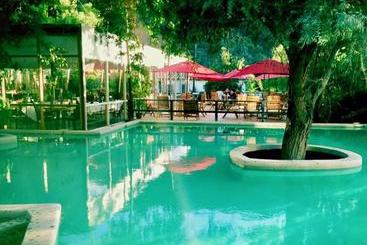 בית מלון כפרי Howard Johnson By Wyndham Olmue