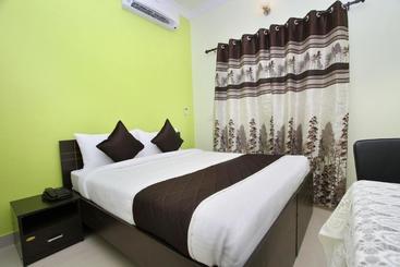 هتل Oyo 5635 Ash Berry