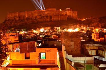 ホテル Spot On 41885 Royal Heritage Guest House