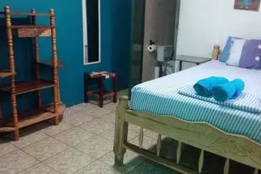 ユースホステル Hostal Mochilas