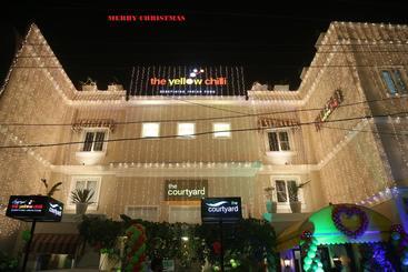 Hotel The Court Yard