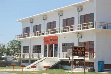 Resort Rise & Set   Arugambay