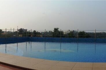 Hotel Nayak Beach Resort