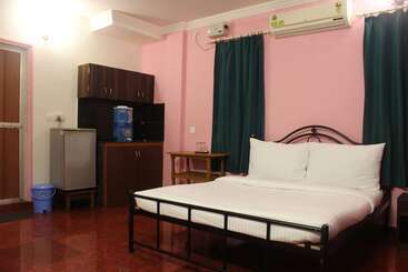 Hotel Oyo 6453 Studios Behind Kfc Calangute