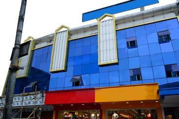 فندق Capital O 6645  Sapphire