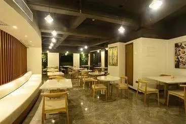 Starway Hotel Zhaoqin Qixingyan