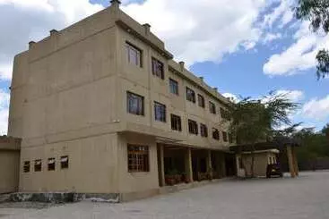 هتل Chambai Safari