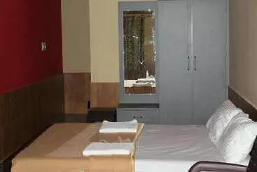 Hotel Iroomz Sri Vinayaka Comforts