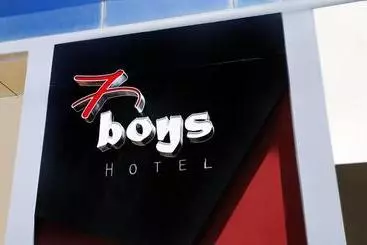 هتل 7boys