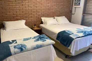 تختخواب و صبحانه Studio House
