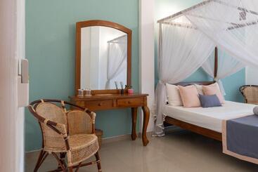 Hotel Rise   Bed & Breakfast