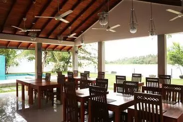 ホテル Vaaya Beach