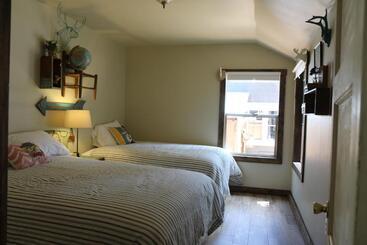 汽车旅馆  Miner's Camp