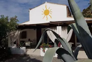 ベッドアンドブレックファースト Il Sole Del Genarbì