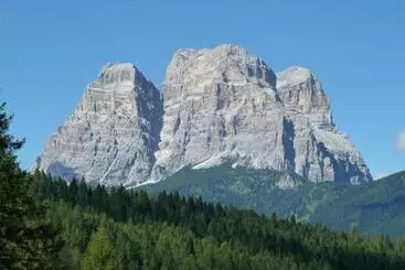 ベッドアンドブレックファースト La Sloda