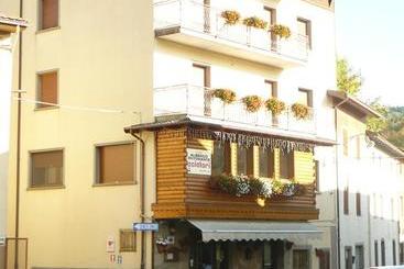 هتل Albergo Ristorante Sciatori