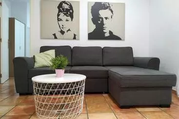 آپارتمان‌های توریست‌ها Flats Friends Nave