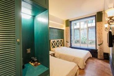 7 Sages Bell Tower Boutique Youth Hostel