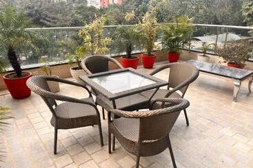 관광객 아파트 Gazebo Inn & Suites Medanta