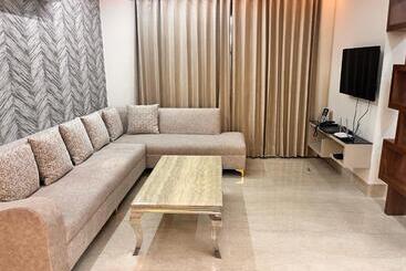 Tourist flats Gazebo Inn & Suites Medanta