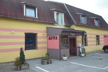 مُتل Apartmani I Sobe Okuka