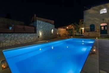 هتل آپارتمان Skandalis Traditional Suites