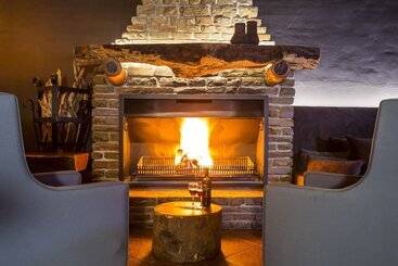 هتل Ai Aiba The Rock Painting Lodge