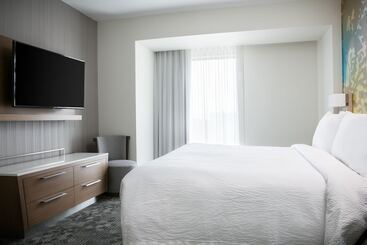 فندق Courtyard By Marriott Albion
