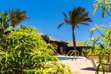 هتل Abu Dabbab Lodge