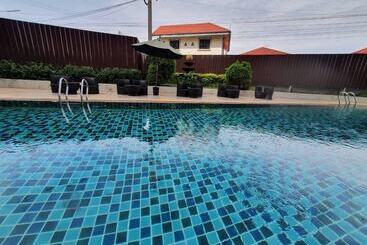 Hotel Retreat Resort Pattaya