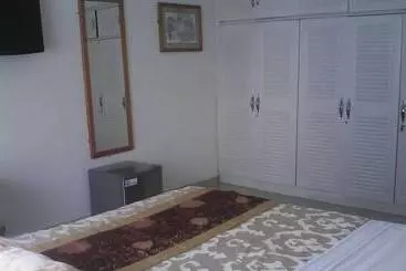 پانسیون Abundance Palace Guest House