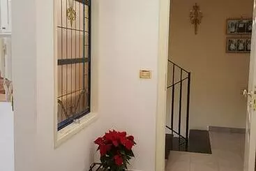 B&b Euthalia