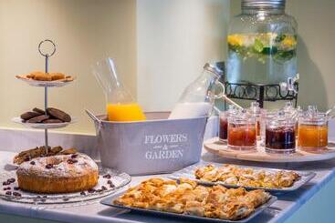 Отель Mirabilia Boutique